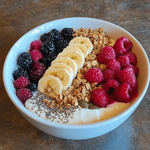 In recent years, the trend of consuming healthy breakfast options has gained tremendous popularity, as more people become aware of the importance of nutrition in their daily lives. Gone are the days when breakfast was just a quick bowl of sugary cereal or a slice of toast. Today, health-conscious individuals are opting for meals that not only fuel their bodies but also delight their taste buds. One such delicious and nutritious choice is the Greek Yogurt Bliss Bowl—a perfect blend of creamy Greek yogurt, fresh fruits, crunchy granola, and a drizzle of natural sweeteners, creating a delightful morning treat.
